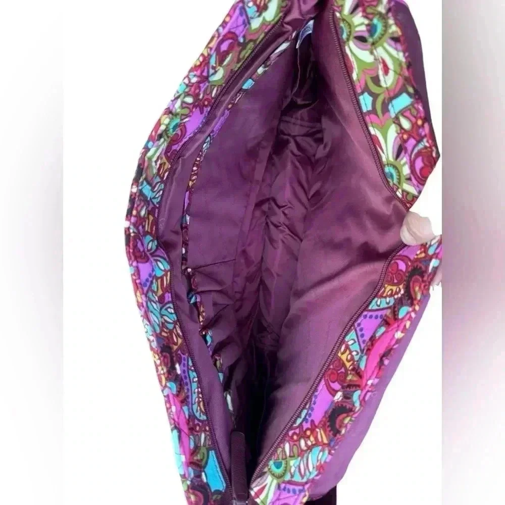 Vera Bradley essential messenger bag resort medallion
